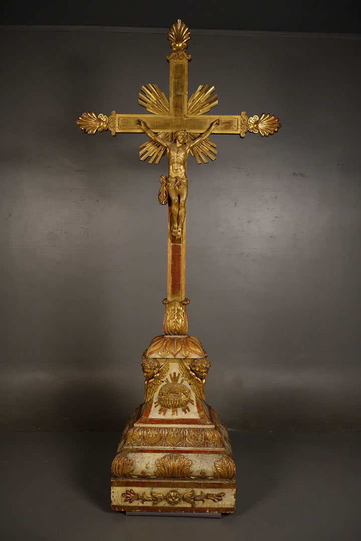 Christ en croix et son socle - Avant