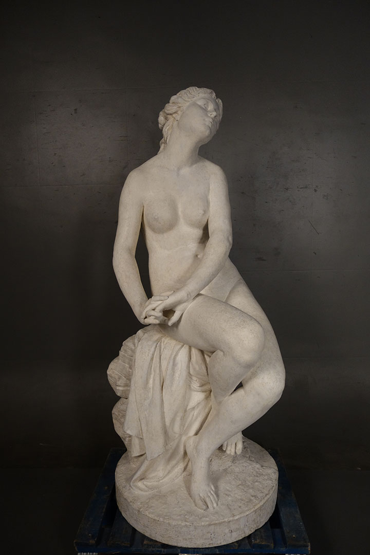 Ariane abandonnée par A. PERREY - Montbéliard, Musée des Ducs de Wurtemberg, Ariane abandonnée par A. PERREY, 1877, Sculpture en plâtre grand format